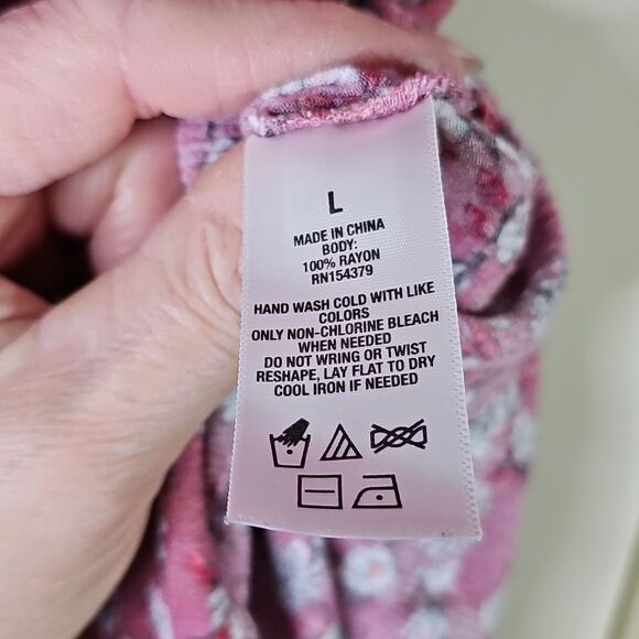 Romper Bundle Of 2 Florals Pink And Red Is Sheer But Fully Lined Size LARGE - Picture 12 of 13